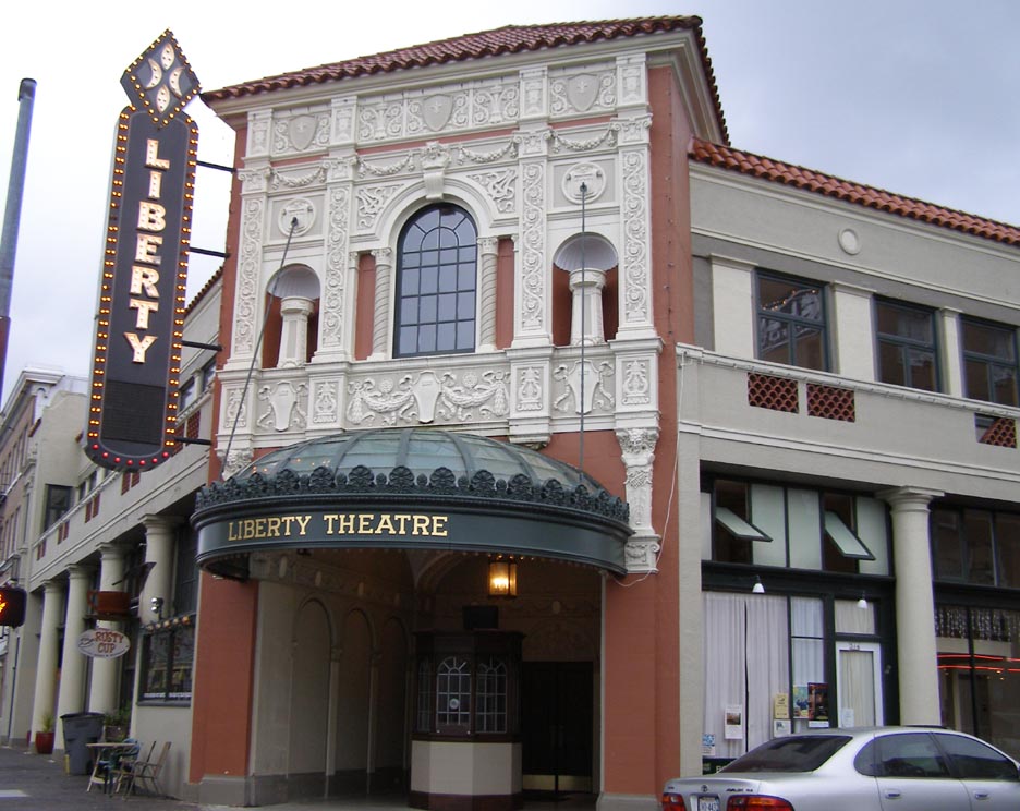 Oregon Movie Theatres | RoadsideArchitecture.com