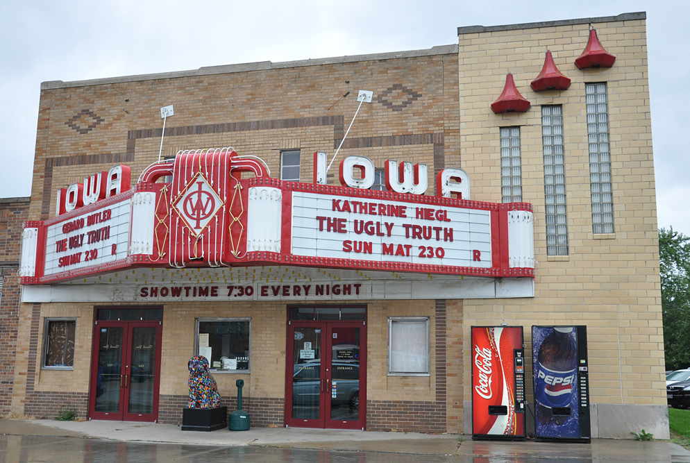 Iowa Movie Theatres | RoadsideArchitecture.com