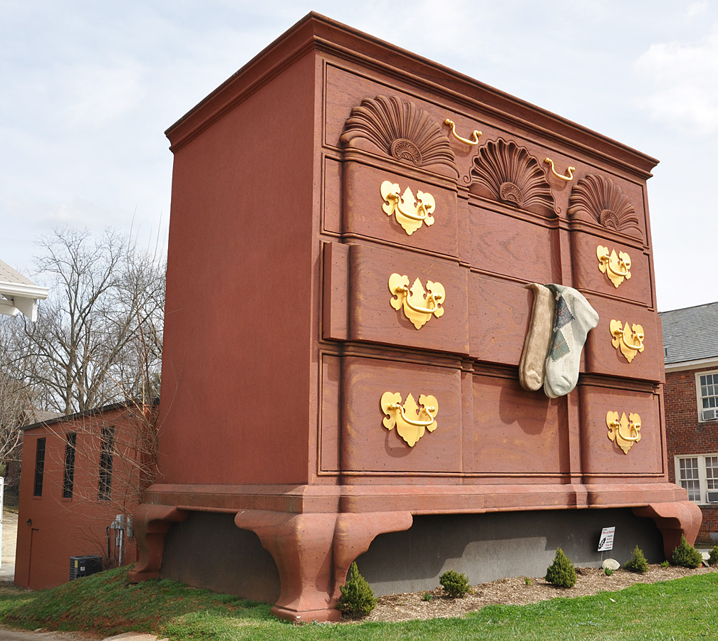 Giant Furniture  RoadsideArchitecture.com