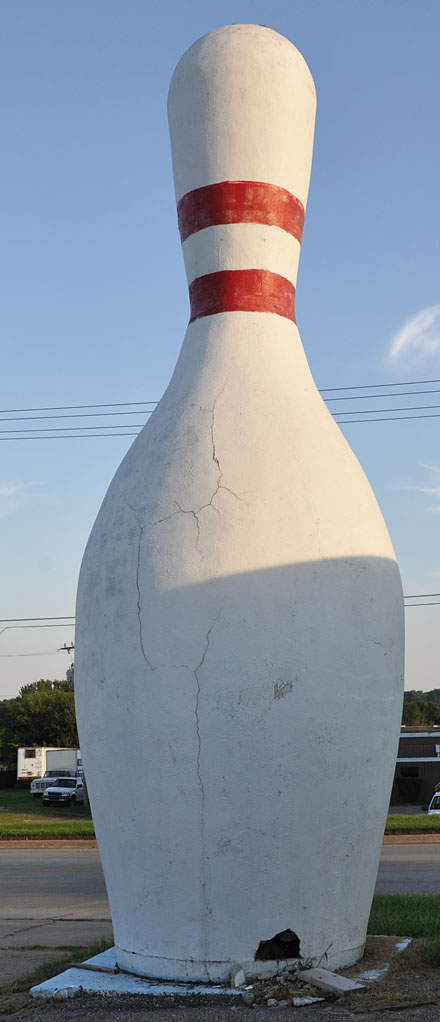 Splitsville - World's Largest Bowling Pin, Splitsville (and…