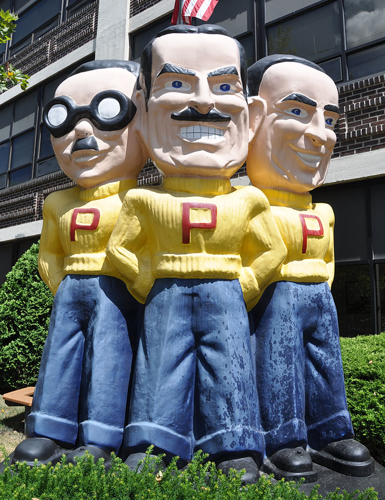 Pep Boys Statues, Signs, and Buildings | RoadsideArchitecture.com