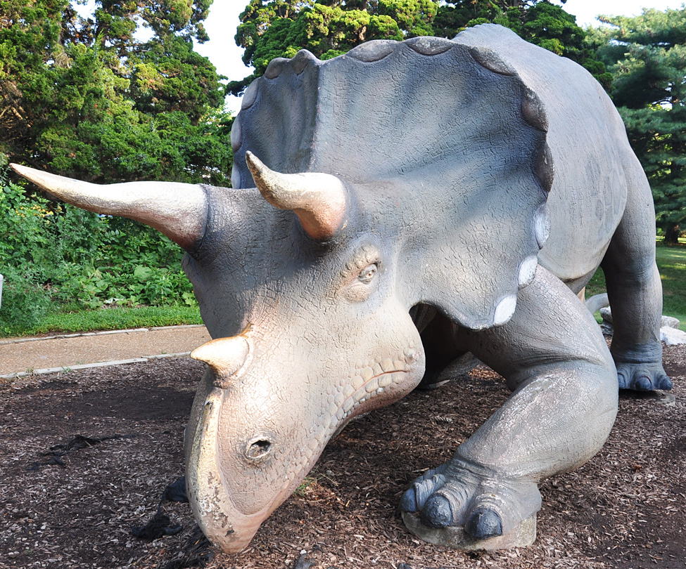 park with dinosaur statues near me