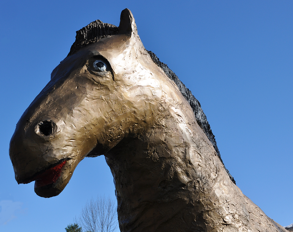 Horses & Equines Statues | RoadsideArchitecture.com
