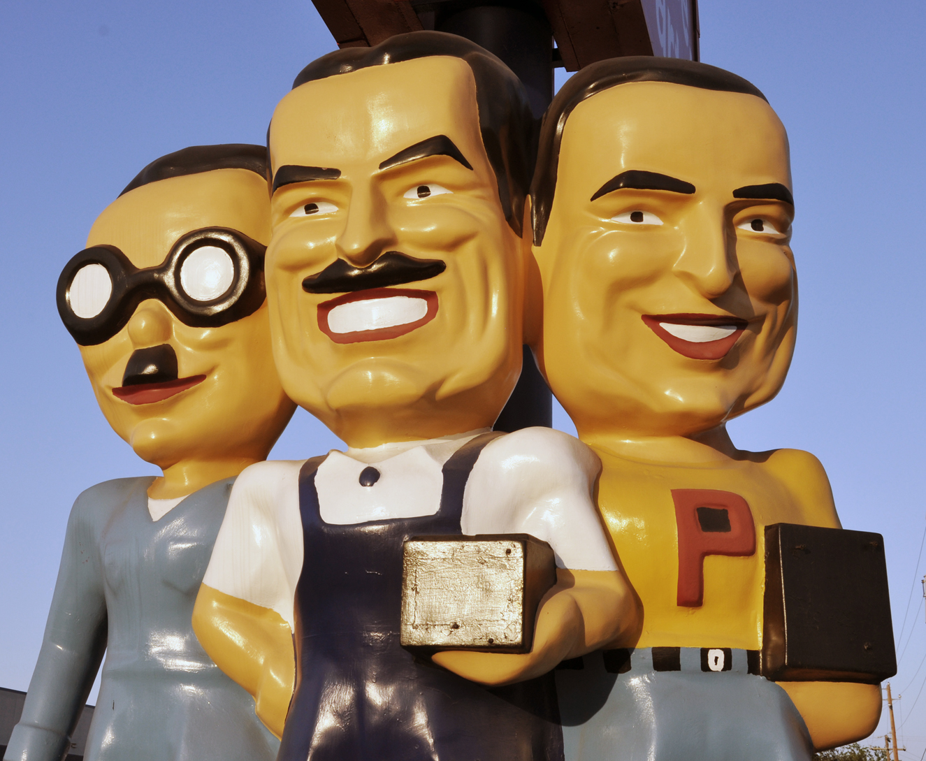 Pep Boys Statues, Signs, and Buildings | RoadsideArchitecture.com